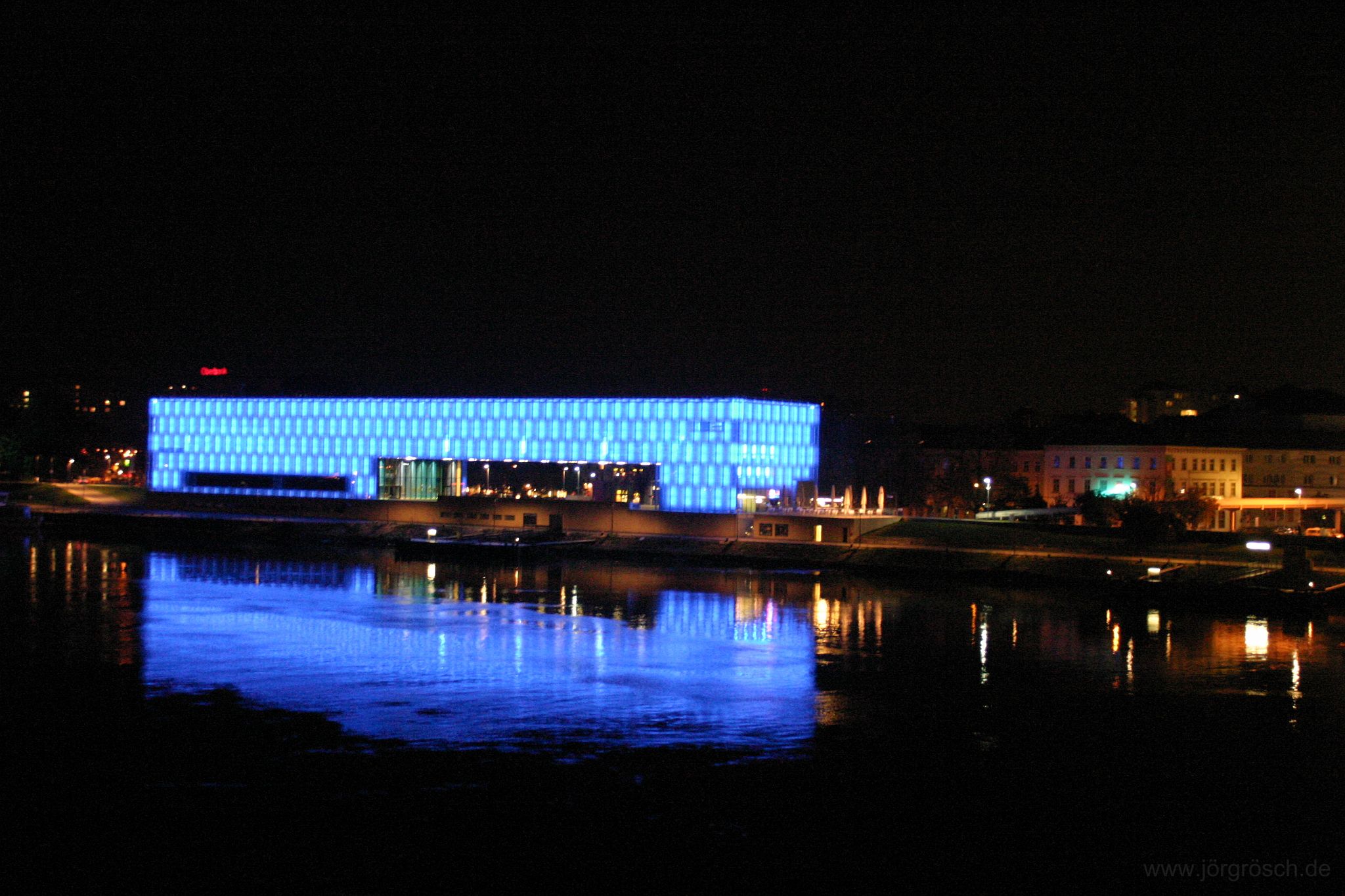 200510 linz.jpg - Linz bei Nacht